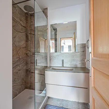 Magnificent Apartment- 2br-4p- *
