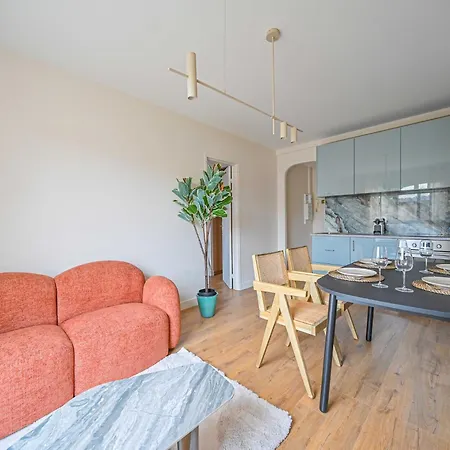 Magnificent Apartment- 2br-4p- بانيوليه